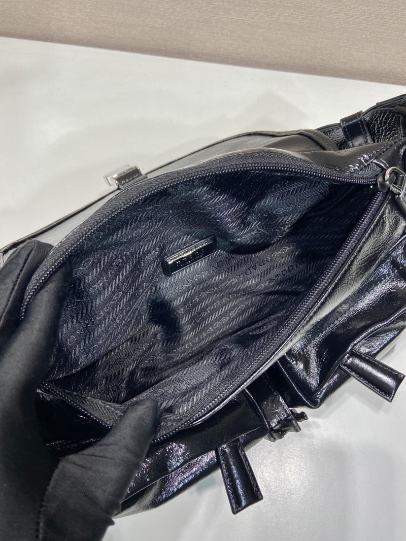Pra*a waist chest packs